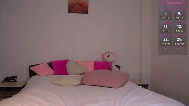 Arielgrace online show from December 18, 2:45 pm