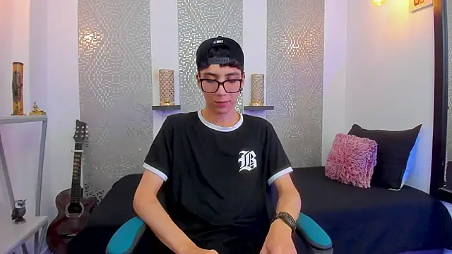 Nikolay Gregori online show from February 18, 7:21 am