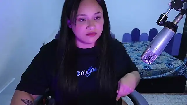 Luciernaga18 online show from June 30, 2:12 am