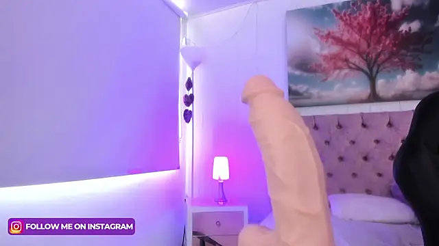 Julianaa Castro  online show from February 1, 5:58 pm