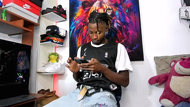 Snapshot of Pantera_black_21 chatting on September 8, 8:19 pm Pantera black 21 online show from September 8, 8:19 pm