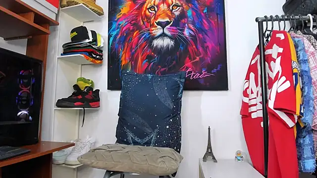 Snapshot of Pantera_black_21 chatting on September 18, 12:18 pm Pantera black 21 online show from September 18, 12:18 pm