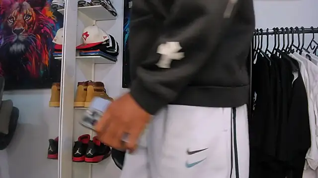 Pantera black 21 online show from April 19, 12:04 pm