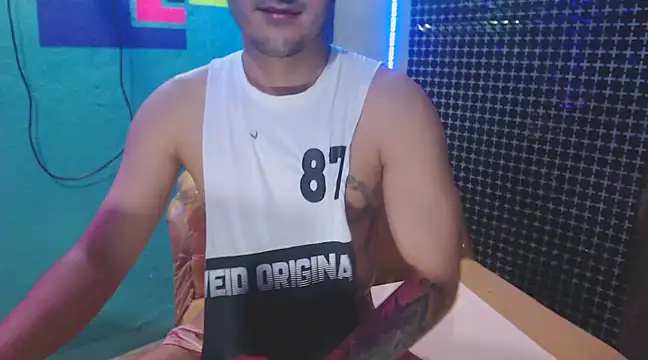 xxxxhotxoxo online show from December 15, 6:37 pm