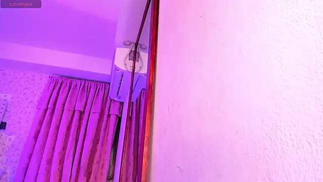 kitty roouse online show from January 6, 1:42 am