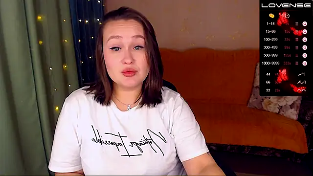 Snapshot of Cutie-Melanie chatting on December 6, 12:16 pm Cutie-Melanie online show from December 6, 12:16 pm