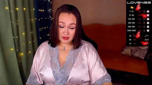 Snapshot of Cutie-Melanie chatting on December 15, 7:10 pm Cutie-Melanie online show from December 15, 7:10 pm