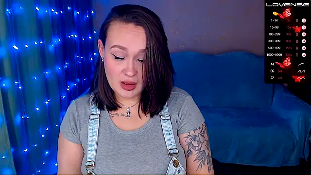Snapshot of Cutie-Melanie chatting on January 19, 2:49 pm Cutie-Melanie online show from January 19, 2:49 pm