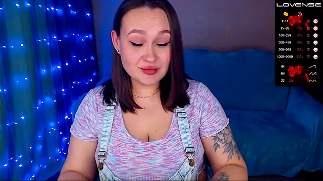 Snapshot of Cutie-Melanie chatting on March 2, 4:32 pm Cutie-Melanie online show from March 2, 4:32 pm