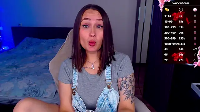 Snapshot of Cutie-Melanie chatting on October 19, 7:36 pm Cutie-Melanie online show from October 19, 7:36 pm