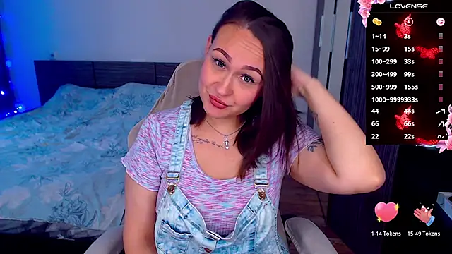Snapshot of Cutie-Melanie chatting on October 20, 8:48 am Cutie-Melanie online show from October 20, 8:48 am