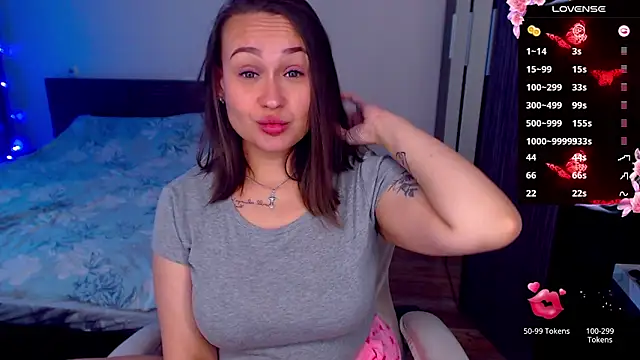Snapshot of Cutie-Melanie chatting on October 22, 10:59 am Cutie-Melanie online show from October 22, 10:59 am