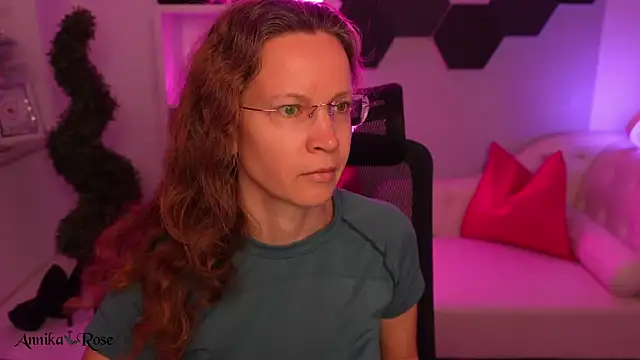 AnnikaRose online show from February 9, 6:50 am