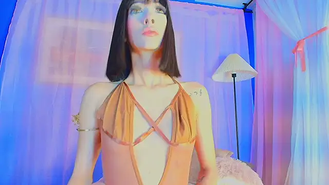 liccy hall online show from March 25, 11:38 am