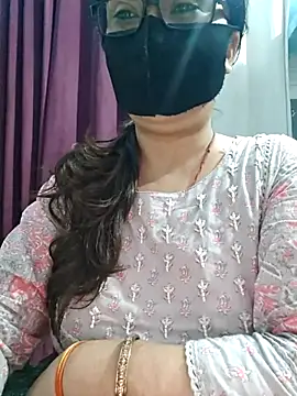 Snapshot of Aishwaryaa_69 chatting on July 9, 3:21 am Aishwaryaa 69 online show from July 9, 3:21 am