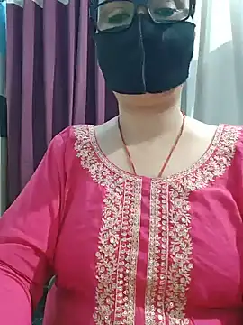 Snapshot of Aishwaryaa_69 chatting on July 20, 11:12 am Aishwaryaa 69 online show from July 20, 11:12 am