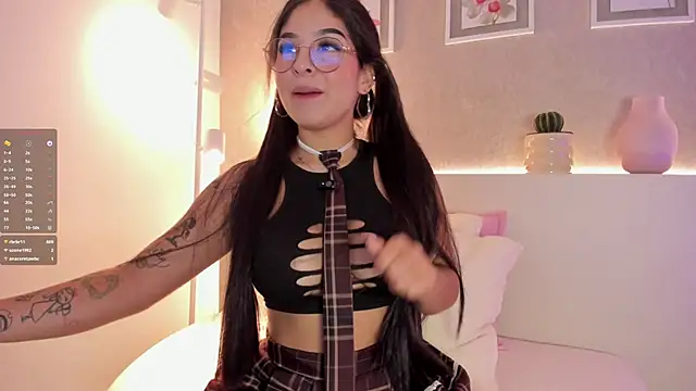 roxannegomez online show from September 22, 1:35 pm