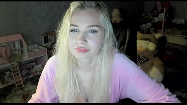 Snapshot of _NigoNika chatting on April 25, 7:55 pm NigoNika online show from April 25, 7:55 pm