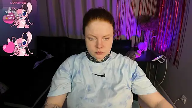 Cassie xKiss online show from February 21, 9:05 pm