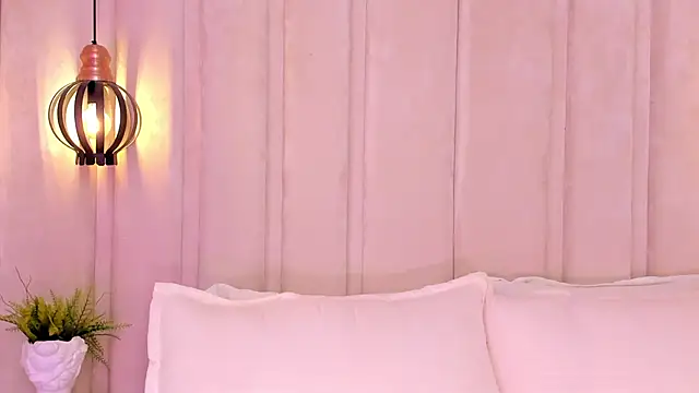 bonniekim  online show from March 11, 12:28 pm