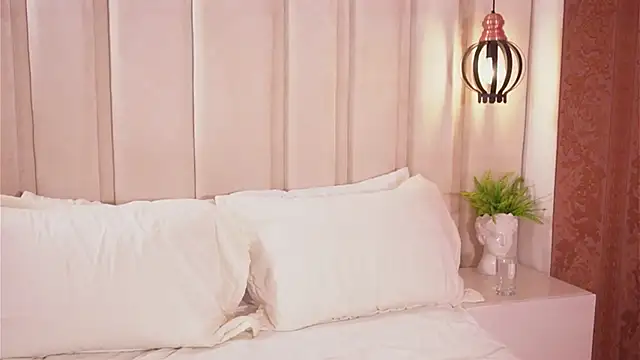 bonniekim  online show from October 7, 4:59 pm