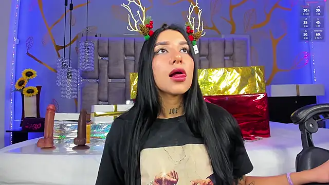 Leiaa  online show from December 18, 3:15 am