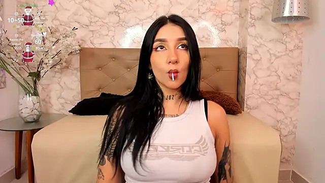 Leiaa  online show from December 21, 5:25 am