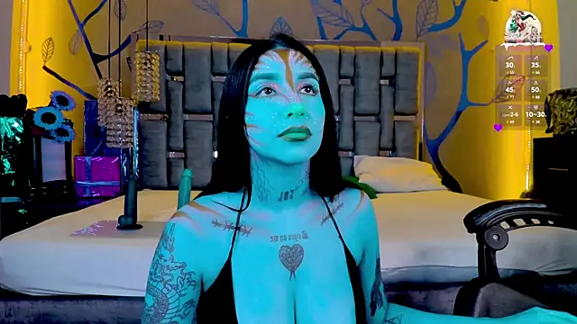 Leiaa  online show from December 28, 4:19 am