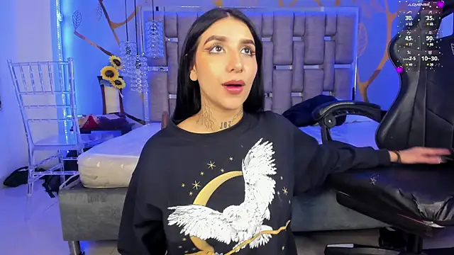 Leiaa  online show from January 5, 9:05 am