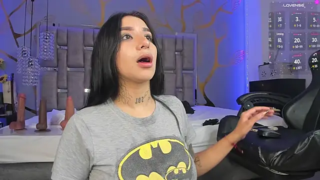 Leiaa  online show from January 13, 6:38 am