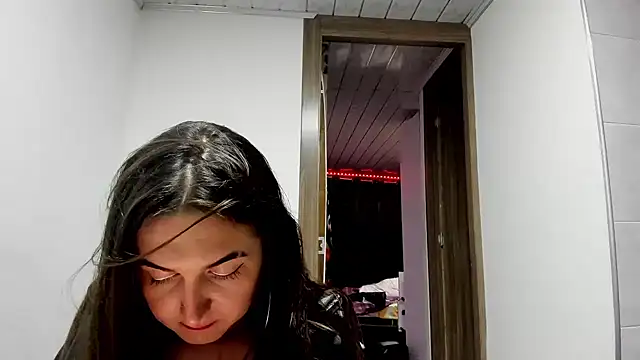 Snapshot of Sweet-Suck69 chatting on January 24, 4:37 am Sweet-Suck69 online show from January 24, 4:37 am