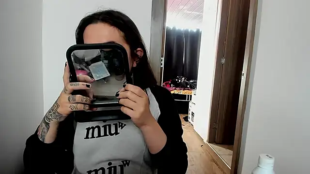 Snapshot of Sweet-Suck69 chatting on January 31, 9:59 pm Sweet-Suck69 online show from January 31, 9:59 pm