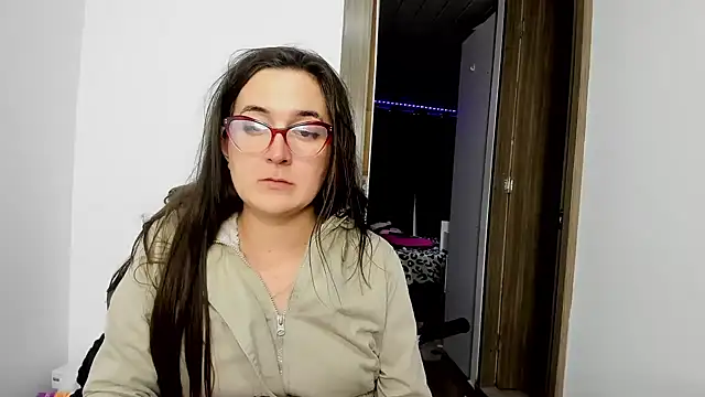 Snapshot of Sweet-Suck69 chatting on February 11, 2:57 am Sweet-Suck69 online show from February 11, 2:57 am