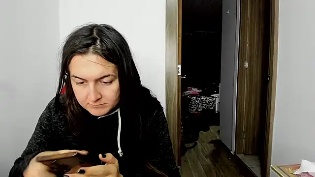 Snapshot of Sweet-Suck69 chatting on February 17, 12:43 am Sweet-Suck69 online show from February 17, 12:43 am