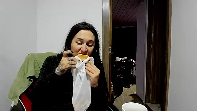 Snapshot of Sweet-Suck69 chatting on February 18, 2:49 am Sweet-Suck69 online show from February 18, 2:49 am