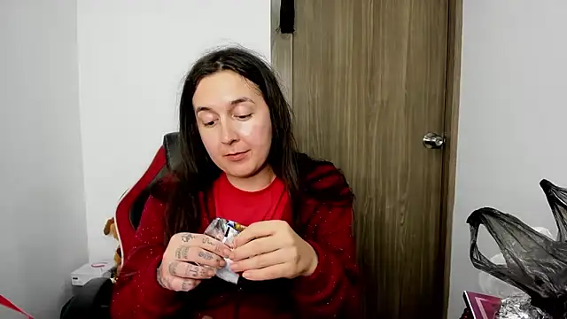 Snapshot of Sweet-Suck69 chatting on March 4, 4:49 am Sweet-Suck69 online show from March 4, 4:49 am