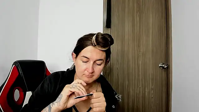 Snapshot of Sweet-Suck69 chatting on March 7, 7:19 am Sweet-Suck69 online show from March 7, 7:19 am