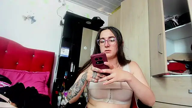 Snapshot of Sweet-Suck69 chatting on September 22, 6:32 pm Sweet-Suck69 online show from September 22, 6:32 pm