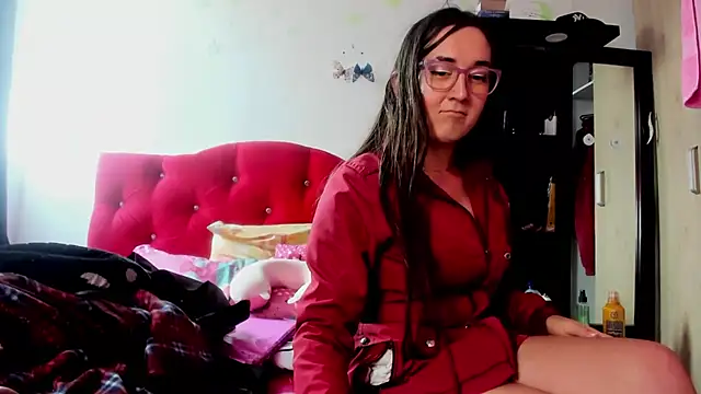 Snapshot of Sweet-Suck69 chatting on October 15, 9:04 pm Sweet-Suck69 online show from October 15, 9:04 pm