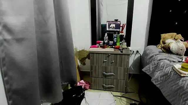 Sweet-Suck69 online show from March 15, 12:27 am