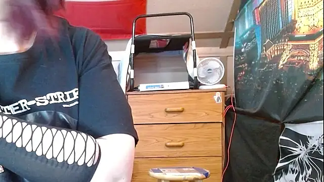 cosmicjones online show from April 19, 10:36 am