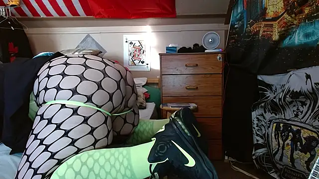 Snapshot of cosmicjones chatting on April 22, 11:45 am cosmicjones online show from April 22, 11:45 am