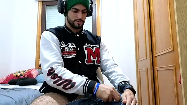 Snapshot of Jackyrose chatting on December 8, 1:56 am Jackyrose online show from December 8, 1:56 am