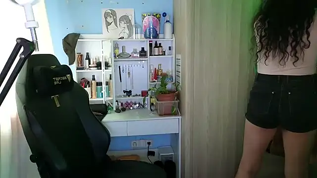 MemiKouki online show from October 14, 3:13 pm