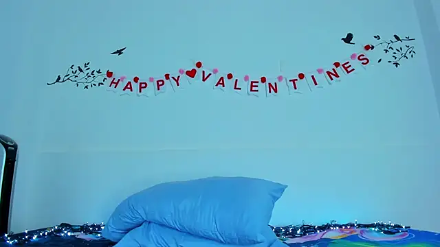 Snapshot of ayheleensexygirl1 chatting on February 16, 7:05 pm ayheleensexygirl1 online show from February 16, 7:05 pm