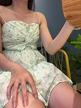 Snapshot of Lami_Mi chatting on April 1, 3:31 pm Lami Mi online show from April 1, 3:31 pm