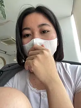 Snapshot of Lami_Mi chatting on April 4, 6:55 am Lami Mi online show from April 4, 6:55 am