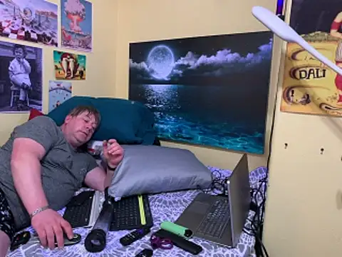 Mic Oxinner online show from April 8, 2:06 pm