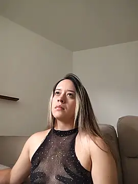 Snapshot of Dani_javi chatting on May 21, 7:32 pm Dani javi online show from May 21, 7:32 pm