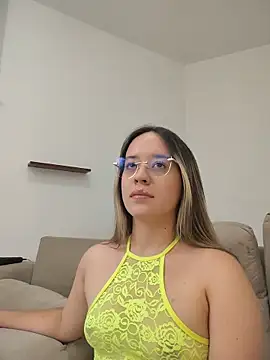 Snapshot of Dani_javi chatting on May 28, 7:11 pm Dani javi online show from May 28, 7:11 pm